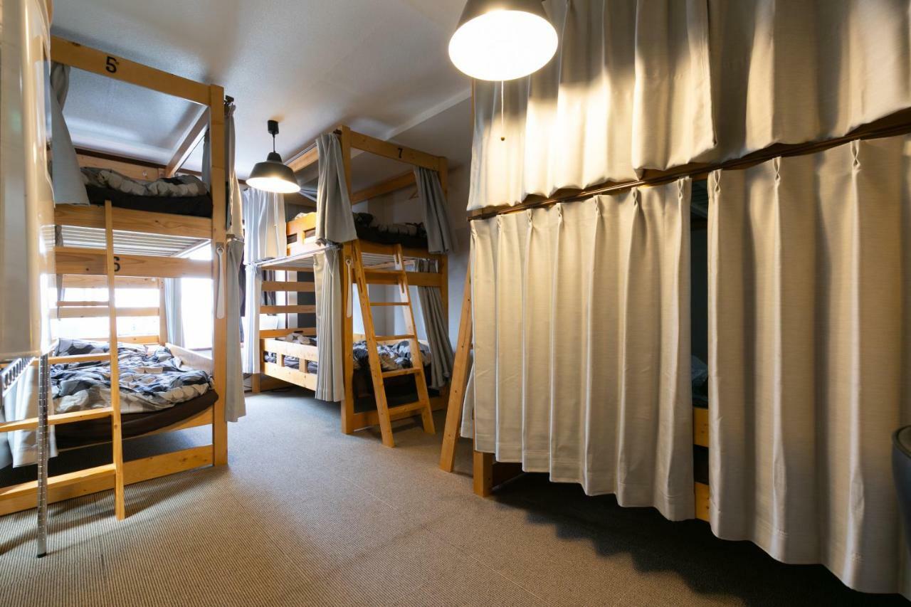 Edge Koenji Hostal *
